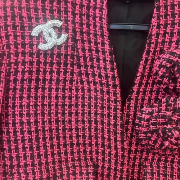 Super Rare Classic Chanel CC Crystal Embellished Silver Tone Pin Mint Condition - Picture 4 of 4